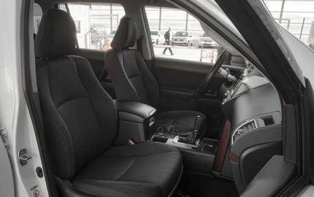 Toyota Land Cruiser Prado 150 рестайлинг 2, 2016 год, 3 399 000 рублей, 8 фотография
