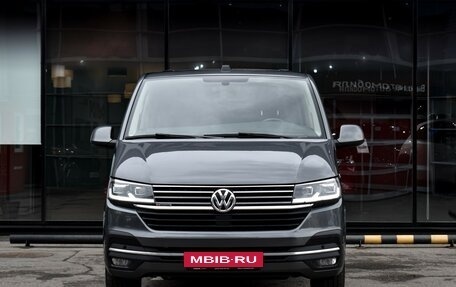 Volkswagen Multivan T6 рестайлинг, 2020 год, 5 290 000 рублей, 2 фотография