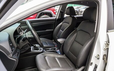 Hyundai Elantra VI рестайлинг, 2017 год, 1 570 000 рублей, 10 фотография