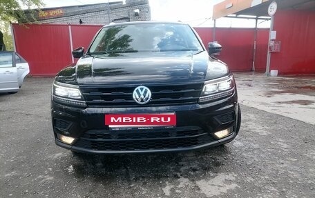 Volkswagen Tiguan II, 2018 год, 3 120 000 рублей, 2 фотография