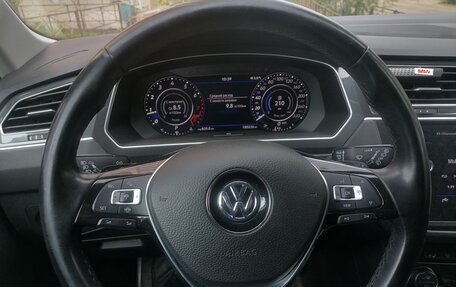 Volkswagen Tiguan II, 2018 год, 3 120 000 рублей, 13 фотография
