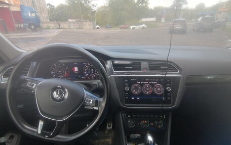 Volkswagen Tiguan II, 2018 год, 3 120 000 рублей, 10 фотография