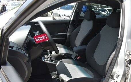Hyundai Solaris II рестайлинг, 2012 год, 740 000 рублей, 10 фотография