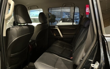 Toyota Land Cruiser Prado 150 рестайлинг 2, 2017 год, 3 734 000 рублей, 16 фотография