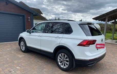 Volkswagen Tiguan II, 2021 год, 2 400 000 рублей, 3 фотография