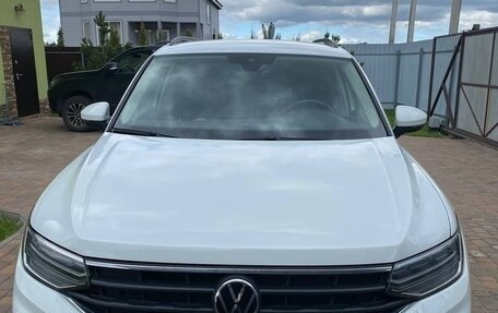 Volkswagen Tiguan II, 2021 год, 2 400 000 рублей, 9 фотография