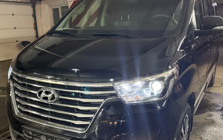 Hyundai Grand Starex Grand Starex I рестайлинг 2, 2020 год, 5 000 000 рублей, 2 фотография