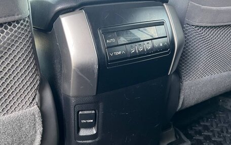 Toyota Land Cruiser Prado 150 рестайлинг 2, 2010 год, 2 600 000 рублей, 27 фотография