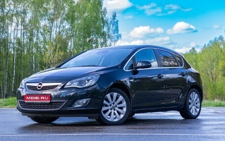 Opel Astra J, 2010 год, 850 000 рублей, 1 фотография