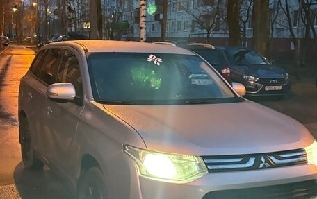 Mitsubishi Outlander III рестайлинг 3, 2012 год, 1 250 000 рублей, 4 фотография
