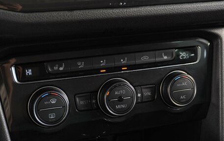 Volkswagen Tiguan II, 2019 год, 3 099 000 рублей, 15 фотография