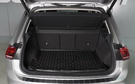 Volkswagen Tiguan II, 2019 год, 3 099 000 рублей, 19 фотография