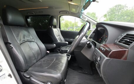 Toyota Vellfire I, 2011 год, 2 200 000 рублей, 9 фотография