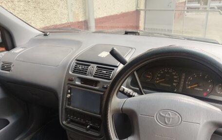Toyota Ipsum II, 1995 год, 470 000 рублей, 2 фотография