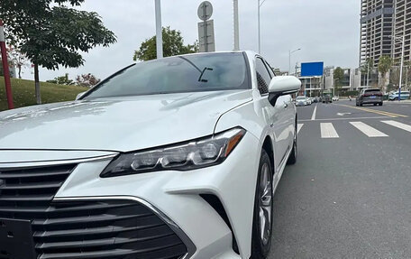 Toyota Avalon, 2022 год, 2 400 000 рублей, 4 фотография