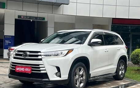 Toyota Highlander III, 2021 год, 2 500 000 рублей, 1 фотография