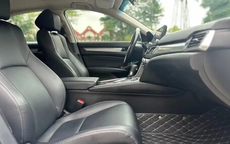 Honda Accord IX рестайлинг, 2021 год, 1 670 000 рублей, 12 фотография