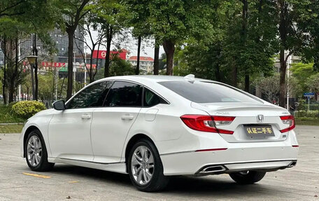 Honda Accord IX рестайлинг, 2021 год, 1 670 000 рублей, 13 фотография