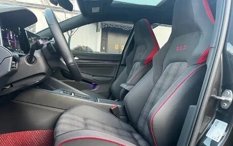 Volkswagen Golf GTI, 2022 год, 2 470 999 рублей, 4 фотография