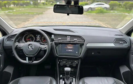 Volkswagen Tiguan II, 2021 год, 2 000 000 рублей, 10 фотография