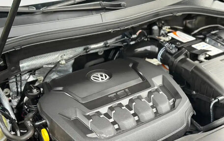 Volkswagen Tiguan II, 2021 год, 2 000 000 рублей, 18 фотография