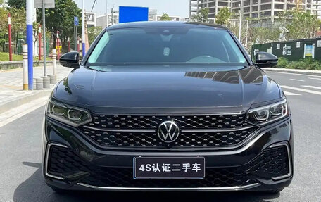Volkswagen Passat B8 рестайлинг, 2022 год, 1 900 000 рублей, 2 фотография