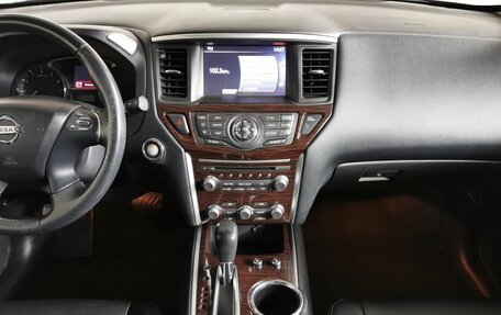 Nissan Pathfinder, 2015 год, 1 945 000 рублей, 11 фотография