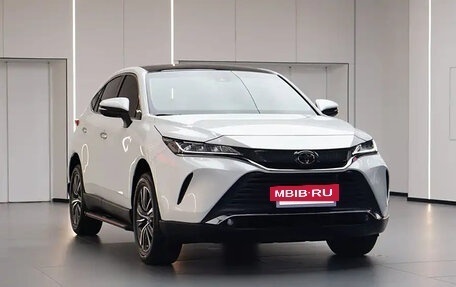 Toyota Harrier, 2022 год, 2 500 000 рублей, 3 фотография