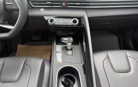 Hyundai Elantra, 2022 год, 1 563 000 рублей, 12 фотография