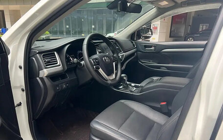 Toyota Highlander III, 2021 год, 2 500 000 рублей, 6 фотография