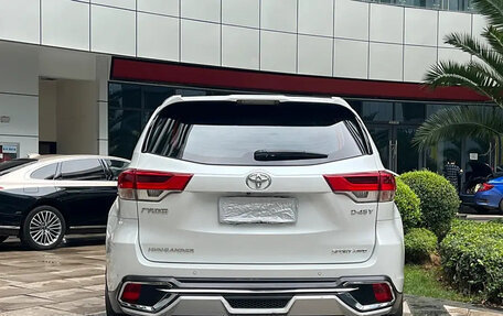Toyota Highlander III, 2021 год, 2 500 000 рублей, 16 фотография