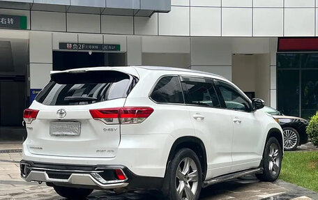 Toyota Highlander III, 2021 год, 2 500 000 рублей, 15 фотография