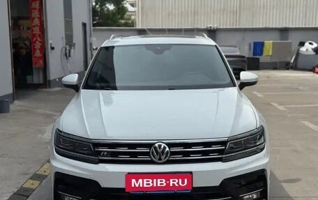 Volkswagen Tiguan II, 2021 год, 1 690 131 рублей, 2 фотография