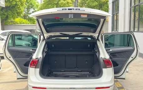 Volkswagen Tiguan II, 2021 год, 1 690 131 рублей, 7 фотография