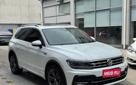 Volkswagen Tiguan II, 2021 год, 1 690 131 рублей, 3 фотография