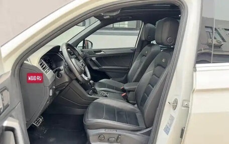 Volkswagen Tiguan II, 2021 год, 1 690 131 рублей, 10 фотография
