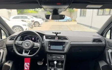 Volkswagen Tiguan II, 2021 год, 1 690 131 рублей, 11 фотография