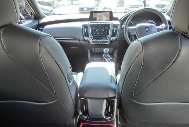 Toyota Crown, 2021 год, 2 490 000 рублей, 10 фотография