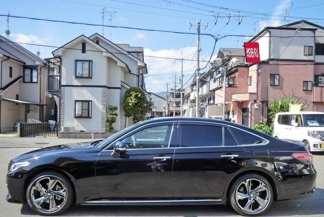 Toyota Crown, 2021 год, 2 490 000 рублей, 4 фотография