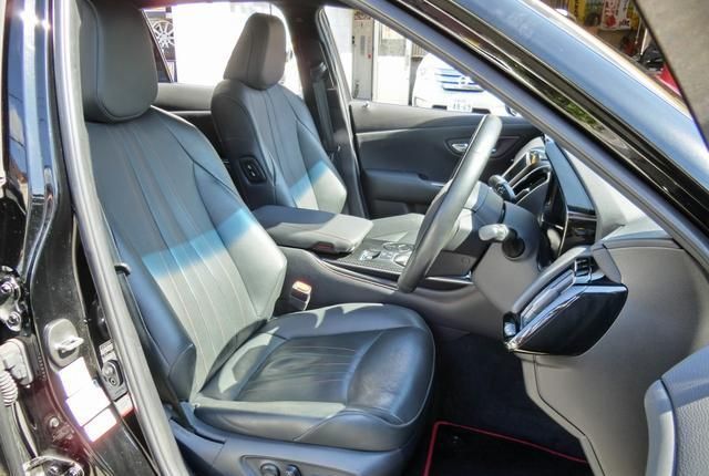 Toyota Crown, 2021 год, 2 490 000 рублей, 14 фотография