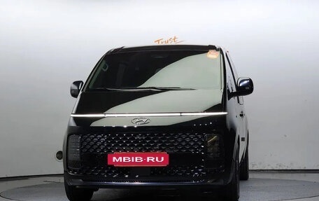 Hyundai Staria, 2021 год, 2 550 000 рублей, 2 фотография