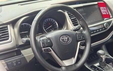 Toyota Highlander III, 2021 год, 3 000 012 рублей, 10 фотография