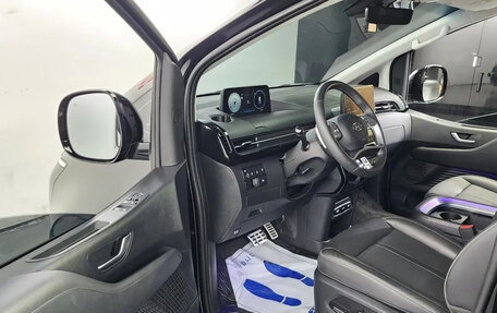 Hyundai Staria, 2021 год, 2 550 000 рублей, 15 фотография