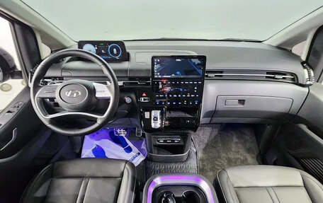 Hyundai Staria, 2021 год, 2 550 000 рублей, 6 фотография