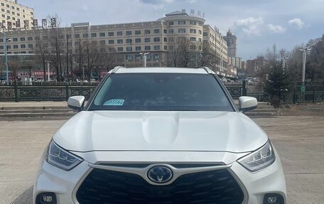 Toyota Highlander, 2022 год, 4 140 000 рублей, 2 фотография