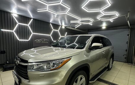 Toyota Highlander III, 2015 год, 3 000 000 рублей, 4 фотография