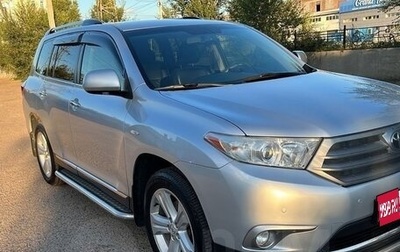 Toyota Highlander III, 2012 год, 2 430 000 рублей, 1 фотография