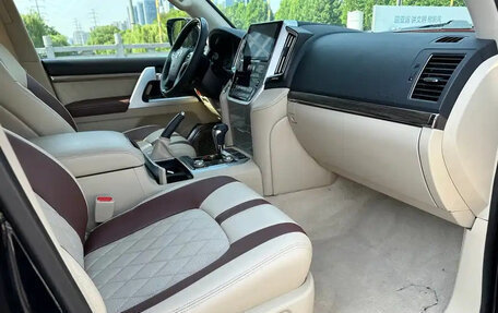 Toyota Land Cruiser 200, 2021 год, 7 549 011 рублей, 7 фотография