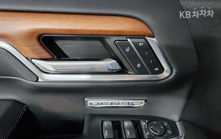 GMC Sierra, 2023 год, 7 752 000 рублей, 28 фотография