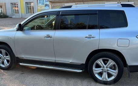Toyota Highlander III, 2012 год, 2 430 000 рублей, 5 фотография